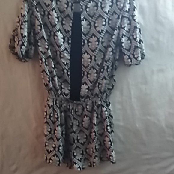 Romper - Picture 3 of 6